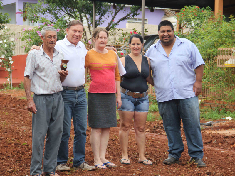 INICIA MAIS UMA OBRA DE CALÇAMENTO NO BAIRRO GUAÍRA